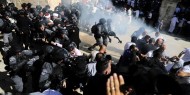 شرطة الاحتلال تعتدي على المصلين المشاركين في صلاة "فجر الجمعة" بالأقصى المبارك