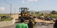 الاحتلال يسرق جرافة من مزارعين جنوب الخليل