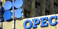 سعر النفط في أوبك ينخفض لأقل من 17 دولارا للبرميل