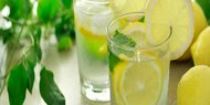 الماء والليمون.. وصفة سحرية لعلاج مشكلات صحية عديدة