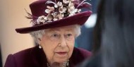 6 ممارسات "عادية" في حياتنا لم تفعلها الملكة إليزابيث الثانية.. تعرف عليها