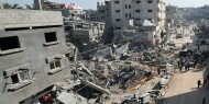 انتشال عدد من الشهداء من تحت أنقاض منازل الاحتلال قصفها بمدينة غزة