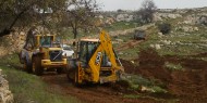 الاحتلال يجرف أرضا زراعية شرق قلنديا لبناء مستوطنة "عطروت"