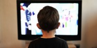 في العطلة الصيفية.. التلفزيون خطر يهدد الأطفال