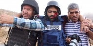 نقابة الصحفيين تستنكر استهداف الاحتلال للمصور "عمارنة" بالرصاص