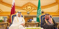 بالفيديو|| الملك سلمان يستقبل رئيس وزاء قطر