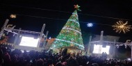 بيت جالا تحتفل بإضاءة شجرة عيد الميلاد