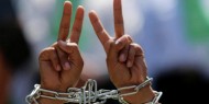 أسير مقدسي يعانق الحرية بعد اعتقال 30 شهرا