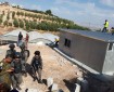 الاحتلال يجبر مواطنا على هدم أربعة بركسات في نحالين غرب بيت لحم