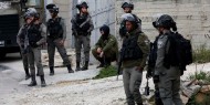 بالأسماء|| الاحتلال يشن حملة مداهمات واعتقالات في عدة أنحاء من الضفة الفلسطينية
