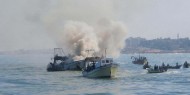 فيديو|| لأول مرة.. زورق حربي إسرائيلي يقترب من ميناء غزة ويلاحق قوارب الصيادين