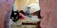 بالصور|| نجاة عائلة فلسطينية بأعجوبة خلال قصف على منزلهم في خانيونس