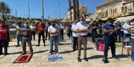 مئات المقدسيين يؤدون صلاة الجمعة خارج ساحات المسجد الأقصى