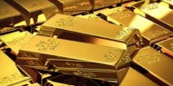 الذهب يهبط وطغيان قوة الدولار