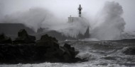 عاصفة تجتاح فرنسا وتقطع الكهرباء عن آلاف المنازل