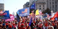 عشرات الآلاف يتظاهرون أمام البيت الأبيض رفضا لفوز بايدن