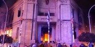 مسؤولون لبنانيون يدينون إحراق مبنى بلدية طرابلس شمالي لبنان