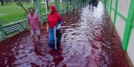 فيضانات المياه الحمراء تثير دهشة الإندونيسيين