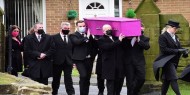 بالصور|| جنازة باللون الوردي في بريطانيا