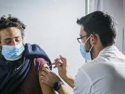 صحة الاحتلال تستعد لتطعيم مزدوج للمعرضين لخطر الإصابة بالإنفلونزا وفيروس كورونا