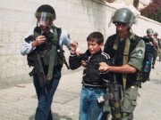 الاحتلال يعتقل طفلا غرب القدس