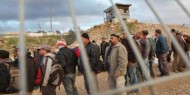 الاحتلال يحتجز عشرات العمال الفلسطينيين في طولكرم