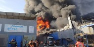 بالصور والفيديو|| طائرات الاحتلال تستهدف مصنع "فومكو" للإسفنج وتتسبب في حريق ضخم 
