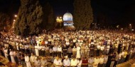 المئات يؤدون صلاة الفجر في المسجد الأقصى