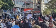 بالفيديو.. المئات يؤدون صلاة الجمعة أمام الصليب الأحمر في غزة نصرة للأسرى