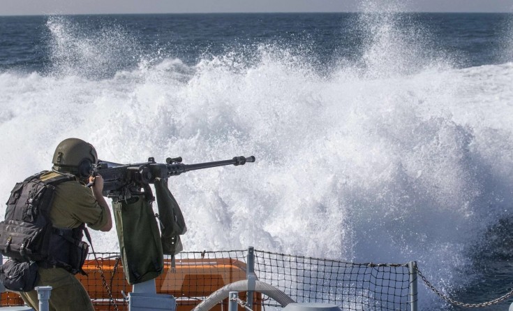 زوارق الاحتلال تطلق النار صوب مراكب الصيادين في بحر شمال غزة