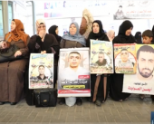 مع الأحرار | مطالبات بالإفراج عن الأسرى المرضى وذوي الإعاقة من سجون الاحتلال
