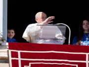بابا الفاتيكان يدعو إلى وقف "دوامة الموت" في دولة الاحتلال وفلسطين