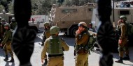 قوات الاحتلال تعتقل شابا من بلدة العيسوية شمال القدس