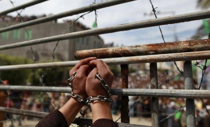 الحركة الأسيرة تسلم إدارة سجون الاحتلال قرارا بالإضراب