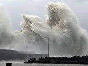 إجلاء نحو 46 ألفا من سكان جنوب اليابان بسبب إعصار «ماوار»