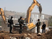 قوات الاحتلال تهدم 3 منازل في قرية الولجة غرب مدينة بيت لحم