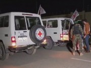 المقاومة تسلم الصليب الأحمر محتجزتين إسرائيليتين وسط مدينة غزة