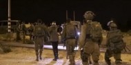فيديو | الاحتلال يعتقل شابا من مخيم عسكر شرق نابلس