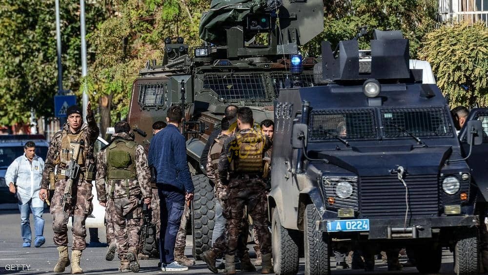 قوات تركية في ديار بكر ذات الغالبية الكردية جنوب شرقي البلاد